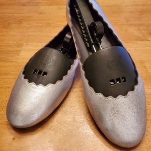 Vaneli Sancia Silver Leather Ballet Flats Size 9 M